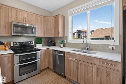 2835 Maple Way, Edmonton, AB 