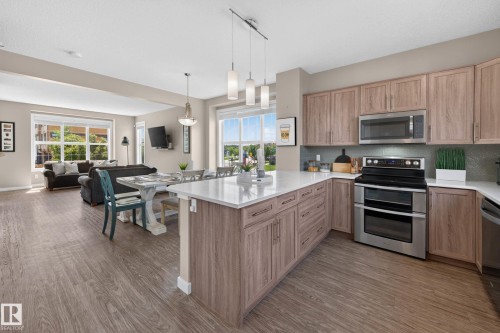 2835 Maple Way, Edmonton, AB 