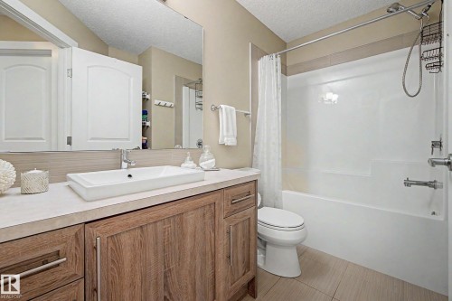 2835 Maple Way, Edmonton, AB 