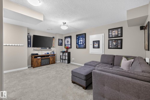 2835 Maple Way, Edmonton, AB 