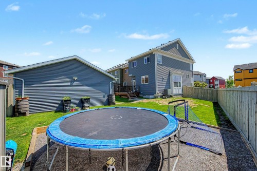 2835 Maple Way, Edmonton, AB 