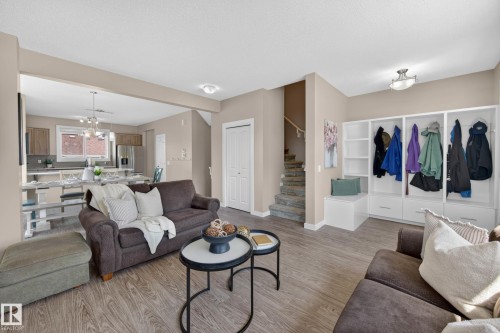 2835 Maple Way, Edmonton, AB 