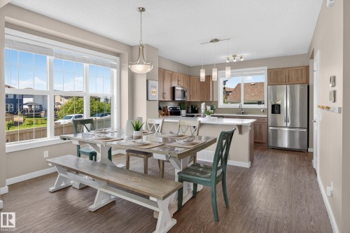 2835 Maple Way, Edmonton, AB 