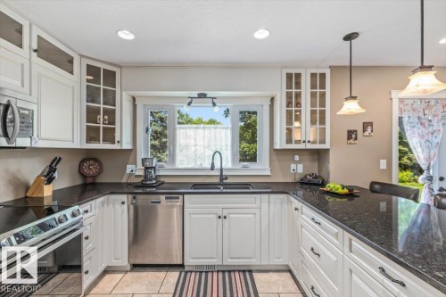 13 Lloyd Place, St. Albert, AB 