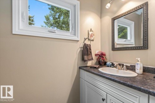 13 Lloyd Place, St. Albert, AB 