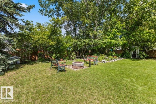 13 Lloyd Place, St. Albert, AB 