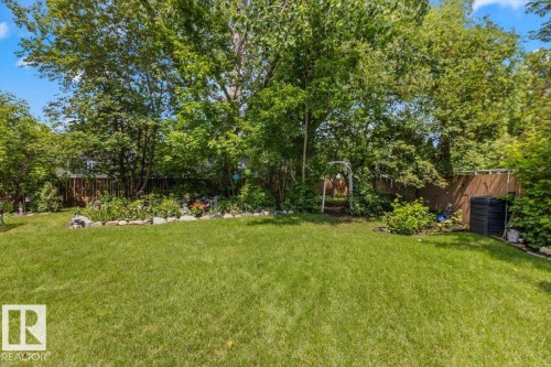 13 Lloyd Place, St. Albert, AB 