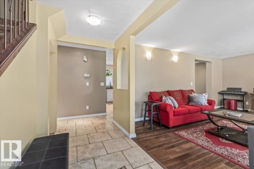 13 Lloyd Place, St. Albert, AB 