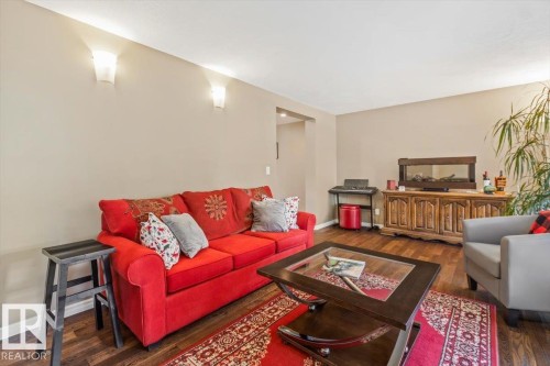 13 Lloyd Place, St. Albert, AB 