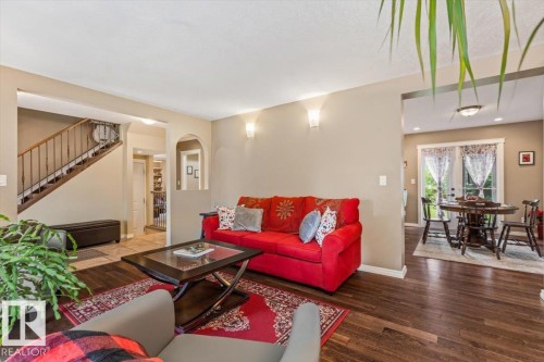 13 Lloyd Place, St. Albert, AB 