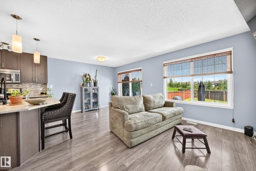 2305 68 Street, Edmonton, AB 