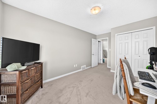 2305 68 Street, Edmonton, AB 