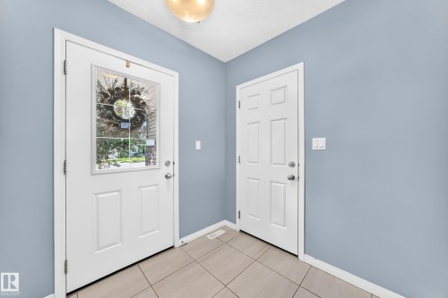 2305 68 Street, Edmonton, AB 