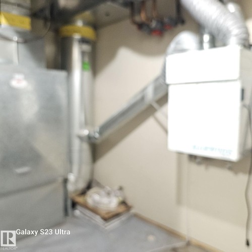 Image quality insufficient for description - 99 13825 155 Avenue, Edmonton, AB 
