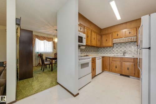 18508 92 Avenue, Edmonton, AB 