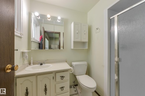 18508 92 Avenue, Edmonton, AB 