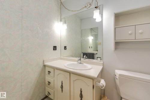 18508 92 Avenue, Edmonton, AB 
