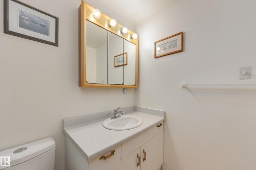 18508 92 Avenue, Edmonton, AB 