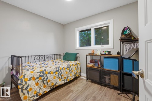 Main floor bedroom - 10328 73 Street, Edmonton, AB 