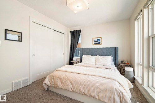 #118 1304 Rutherford Rd Sw, Edmonton, AB - Indoor Photo Showing Bedroom