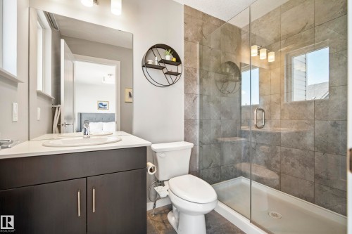 #118 1304 Rutherford Rd Sw, Edmonton, AB - Indoor Photo Showing Bathroom