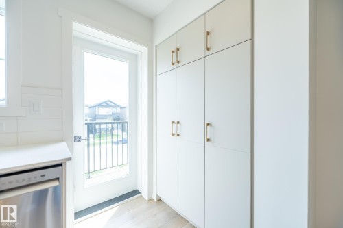 7032 Rosenthal Drive, Edmonton, AB - Indoor Photo Showing Other Room