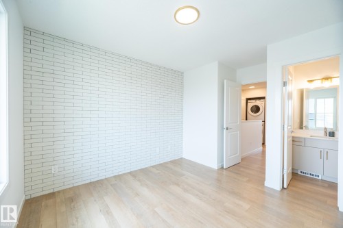 7032 Rosenthal Drive, Edmonton, AB - Indoor Photo Showing Other Room