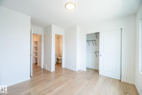 7032 Rosenthal Drive, Edmonton, AB - Indoor Photo Showing Other Room