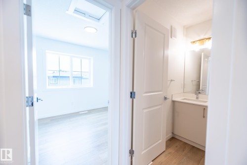 7032 Rosenthal Drive, Edmonton, AB - Indoor Photo Showing Other Room