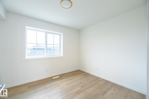 7032 Rosenthal Drive, Edmonton, AB - Indoor Photo Showing Other Room