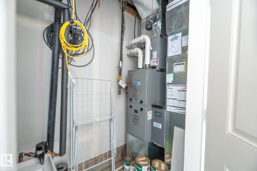 7032 Rosenthal Drive, Edmonton, AB - Indoor