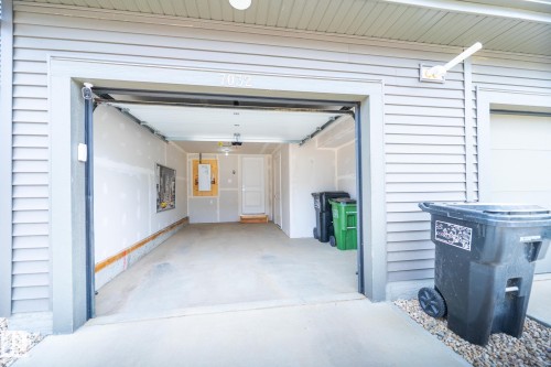 7032 Rosenthal Drive, Edmonton, AB -  With Exterior