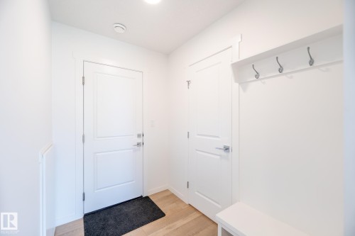7032 Rosenthal Drive, Edmonton, AB - Indoor Photo Showing Other Room