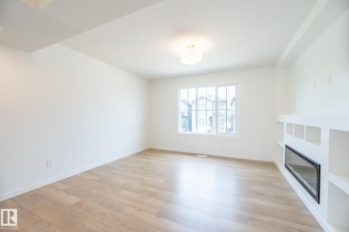 7032 Rosenthal Drive, Edmonton, AB - Indoor Photo Showing Other Room