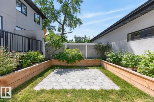 9028 90 Street, Edmonton, AB 