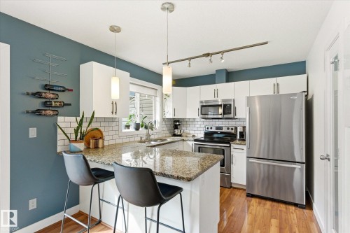 3 5134 Mullen Road, Edmonton, AB - Indoor Photo Showing Kitchen With Stainless Steel Kitchen With Double Sink With Upgraded Kitchen