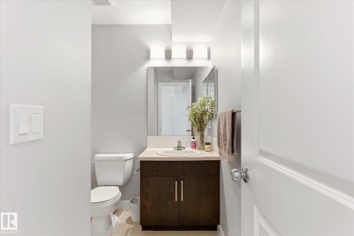 3 5134 Mullen Road, Edmonton, AB - Indoor Photo Showing Bathroom