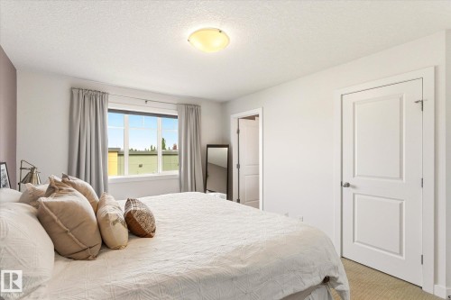 3 5134 Mullen Road, Edmonton, AB - Indoor Photo Showing Bedroom