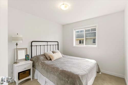 3 5134 Mullen Road, Edmonton, AB - Indoor Photo Showing Bedroom