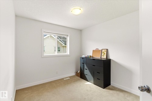 3 5134 Mullen Road, Edmonton, AB - Indoor