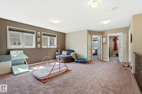 913 Goshawk Point(E), Edmonton, AB 