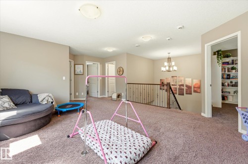 913 Goshawk Point(E), Edmonton, AB 