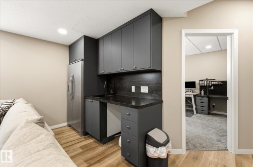 913 Goshawk Point(E), Edmonton, AB 