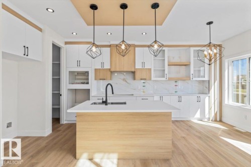 141 Elliott Wynd, Fort Saskatchewan, AB - Indoor Photo Showing Kitchen With Upgraded Kitchen