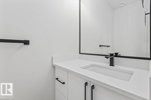 141 Elliott Wynd, Fort Saskatchewan, AB - Indoor Photo Showing Bathroom