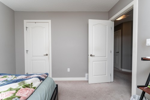 512 59 Street, Edmonton, AB 
