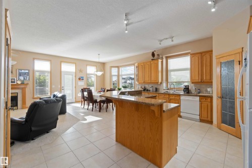 7542 165A Avenue, Edmonton, AB 