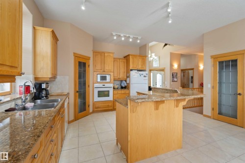 7542 165A Avenue, Edmonton, AB 