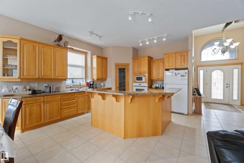 7542 165A Avenue, Edmonton, AB 