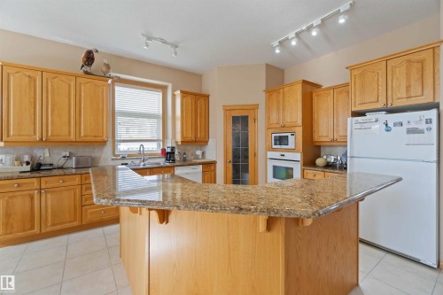 7542 165A Avenue, Edmonton, AB 